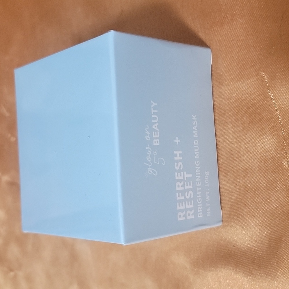 NIB Glow on 5th Beauty Refresh + Reset Brightening Mud Mask